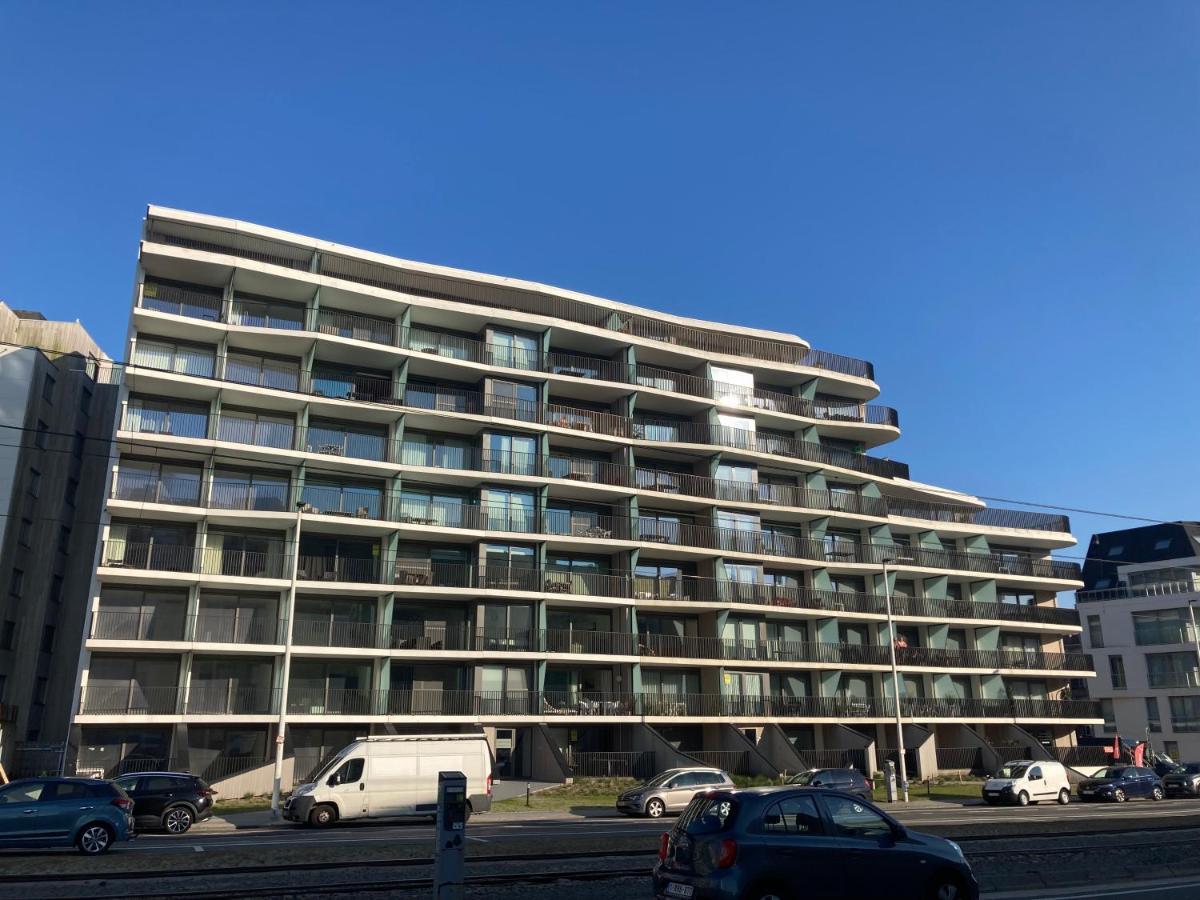 Oostende Luxury Seaview Studio - Large Terrace- Swimming Pool - Parking Exterior photo